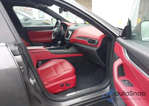 2017 Maserati Levante из США, поврежденный, VIN ZN661XUS7HX262885